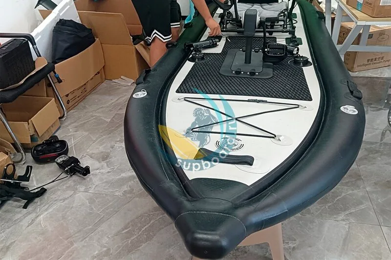 kayak-spatium-fishing-11-model-d-doska-dlya-rybalki-kargo-sistema.jpg